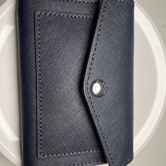 Michael Kors Handbags - Michael Kors wallet / wristlet